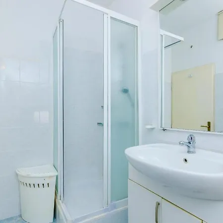 Ivona Apartment *